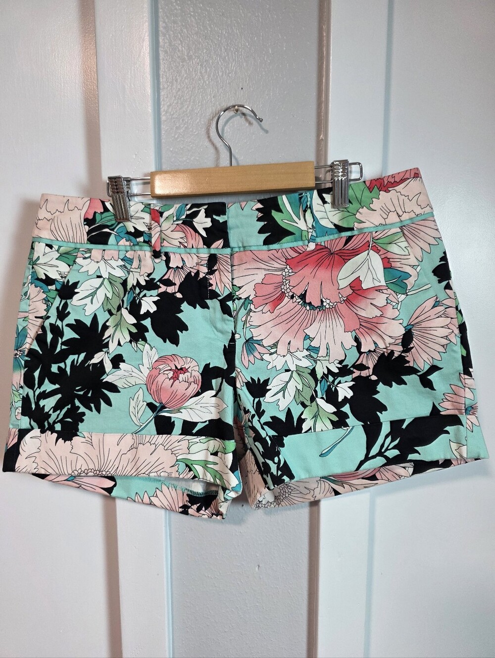 7th Avenue Design Studio New York & Company Floral Shorts Size 10